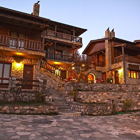 Efharis Filoxenon Apartamento Feneos Exterior foto