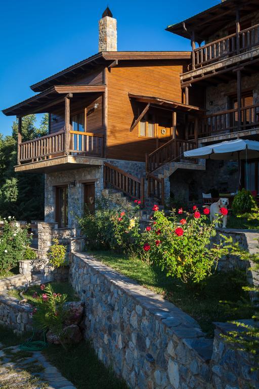 Efharis Filoxenon Apartamento Feneos Exterior foto