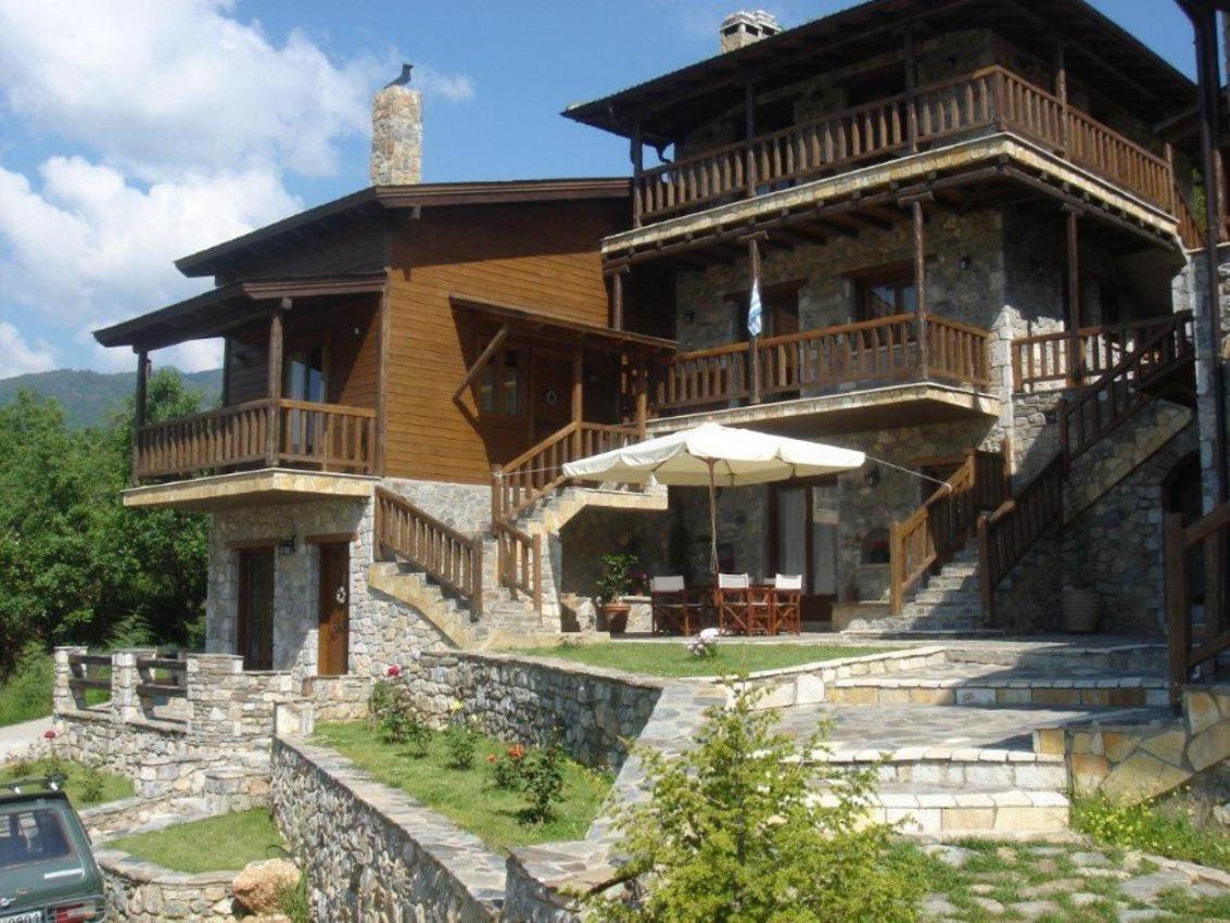 Efharis Filoxenon Apartamento Feneos Exterior foto