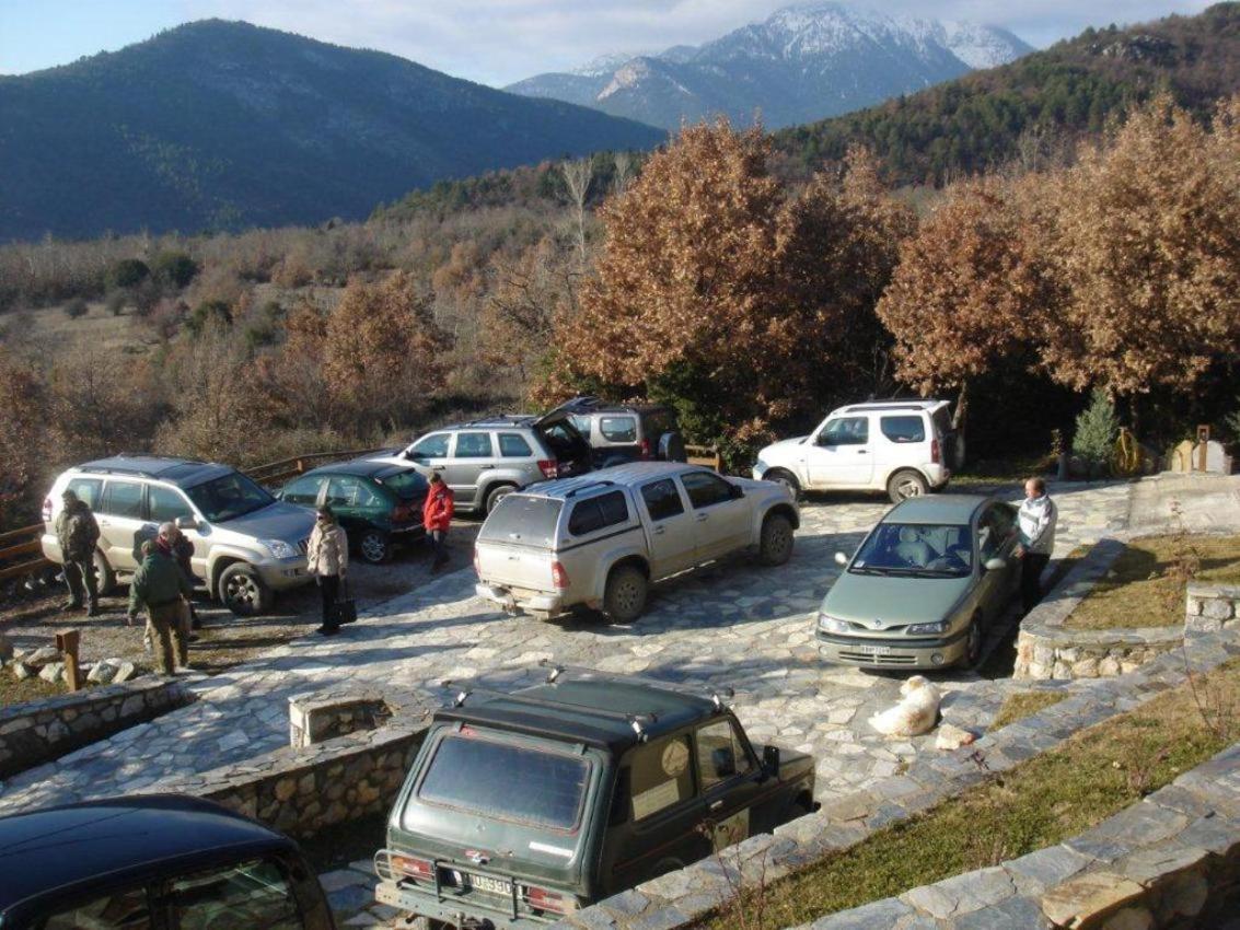 Efharis Filoxenon Apartamento Feneos Exterior foto