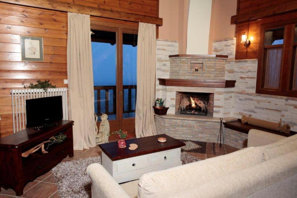 Efharis Filoxenon Apartamento Feneos Quarto foto